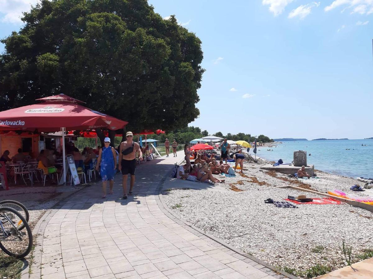 Apartman Deni Peroj Εξωτερικό φωτογραφία