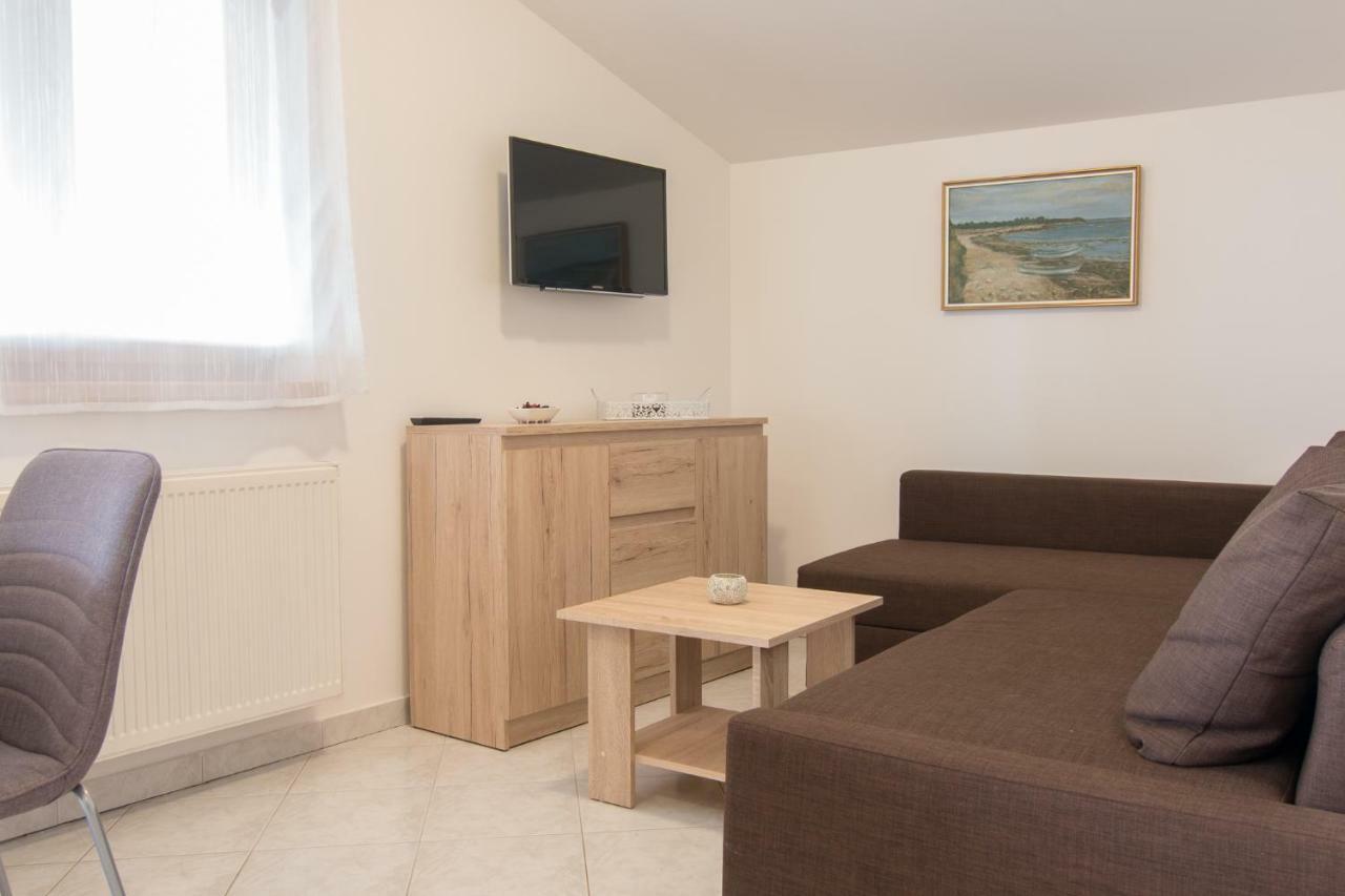 Apartman Deni Peroj Εξωτερικό φωτογραφία