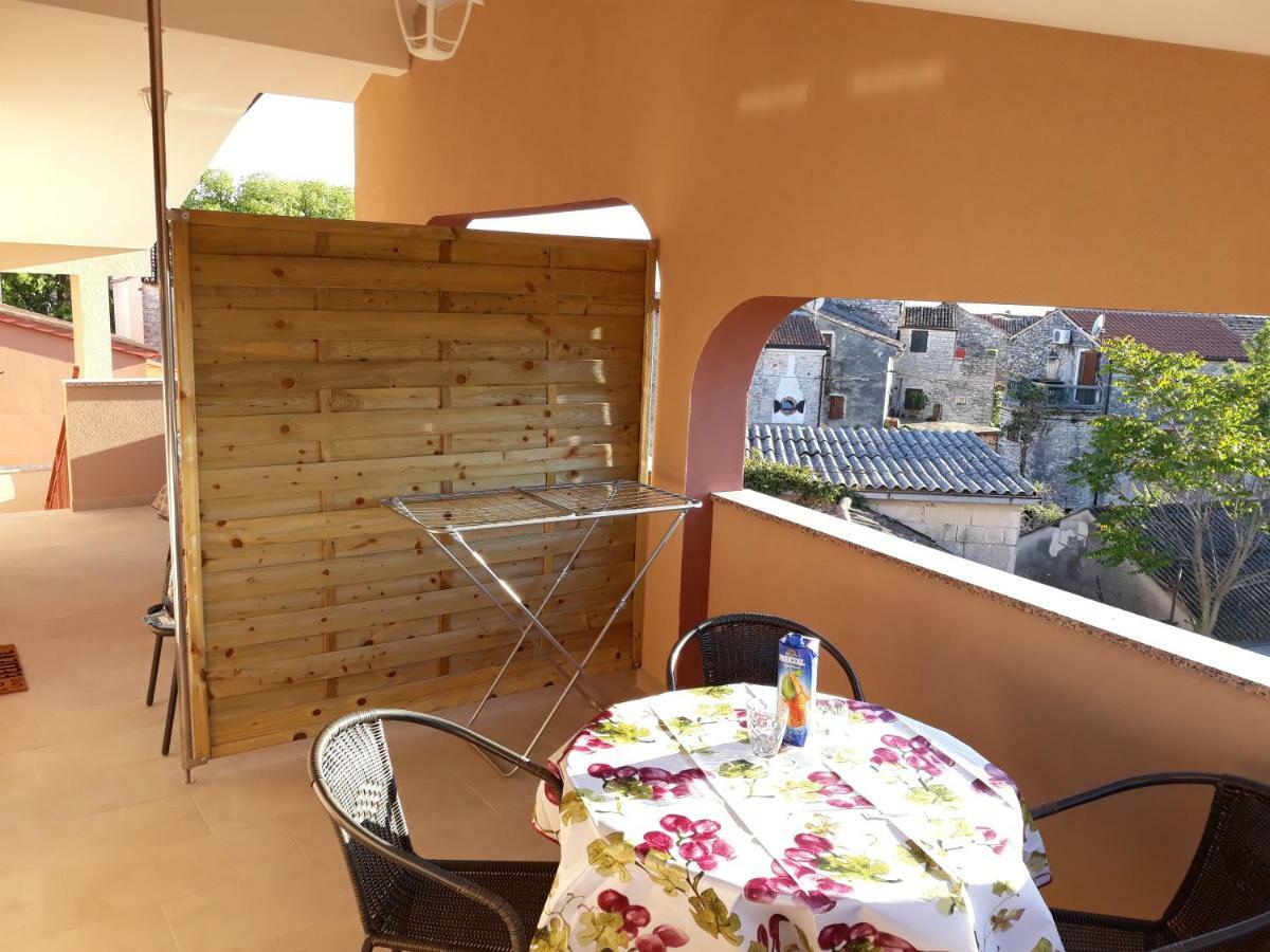 Apartman Deni Peroj Εξωτερικό φωτογραφία