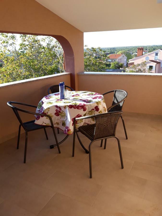 Apartman Deni Peroj Εξωτερικό φωτογραφία